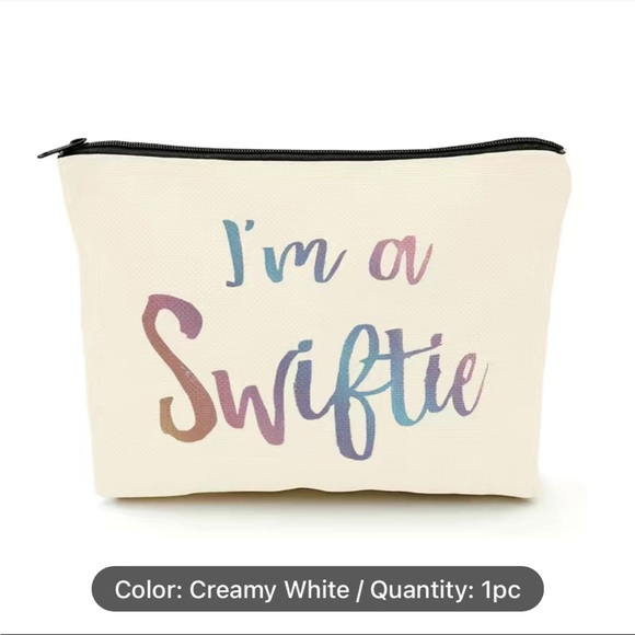 Taylor Swift Accessories - 🎼🎶💄TAYLOR SWIFT CLUTCH MAKEUP 💄 🎵 🎼